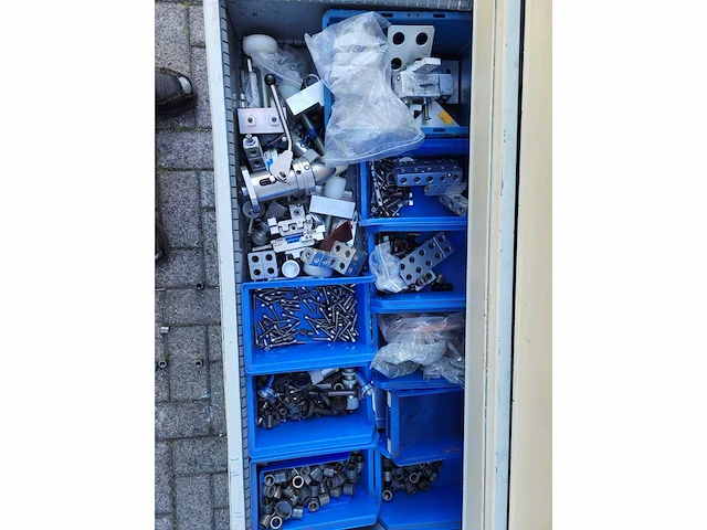 Metrologie-armatuur set inclusief kasten met onderdelen en gereedschap - afbeelding 6 van  109