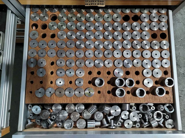 Metrologie-armatuur set inclusief kasten met onderdelen en gereedschap - afbeelding 34 van  109