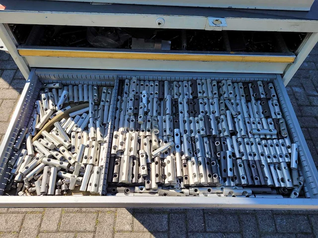 Metrologie-armatuur set inclusief kasten met onderdelen en gereedschap - afbeelding 56 van  109