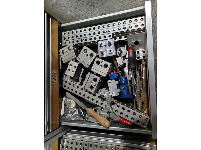Metrologie-armatuur set inclusief kasten met onderdelen en gereedschap - afbeelding 57 van  109