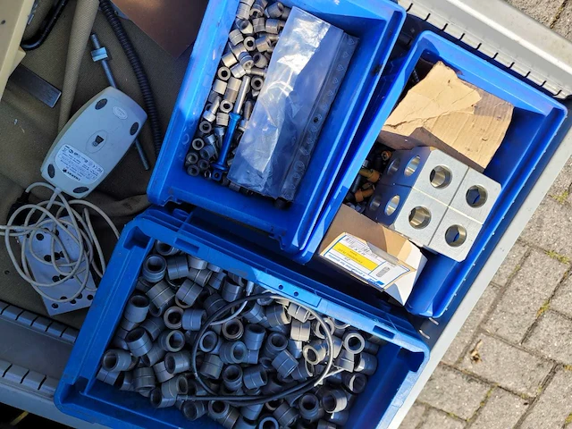 Metrologie-armatuur set inclusief kasten met onderdelen en gereedschap - afbeelding 59 van  109