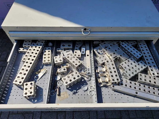 Metrologie-armatuur set inclusief kasten met onderdelen en gereedschap - afbeelding 66 van  109
