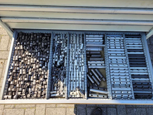 Metrologie-armatuur set inclusief kasten met onderdelen en gereedschap - afbeelding 98 van  109