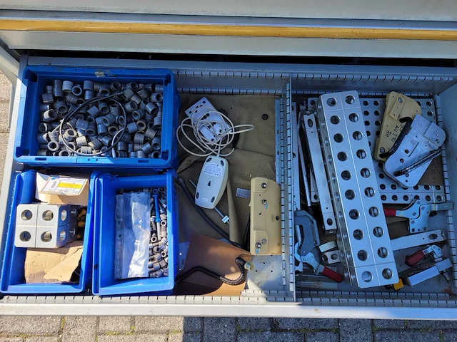 Metrologie-armatuur set inclusief kasten met onderdelen en gereedschap - afbeelding 101 van  109