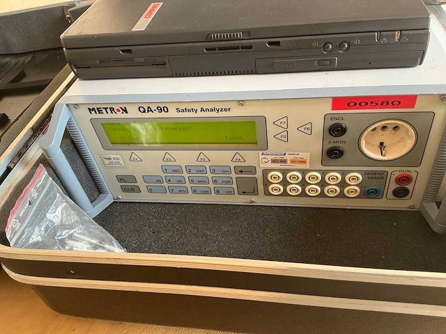 Metron qa-90 safety analyzer - afbeelding 3 van  5