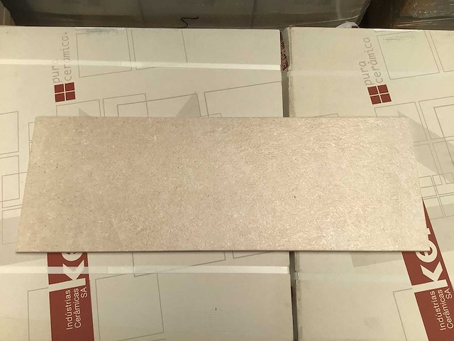 Metropol trivor almond mat wandtegel 25x70 cm 8,61 m² - afbeelding 1 van  6