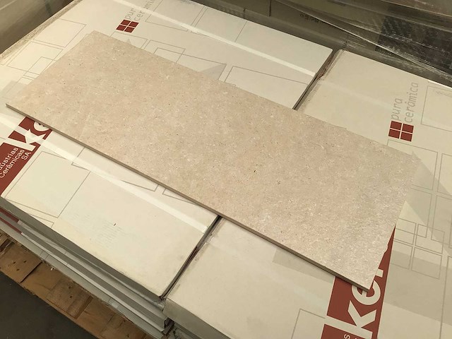 Metropol trivor almond mat wandtegel 25x70 cm 8,61 m² - afbeelding 3 van  6