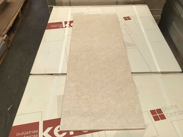 Metropol trivor almond mat wandtegel 25x70 cm 8,61 m² - afbeelding 1 van  6