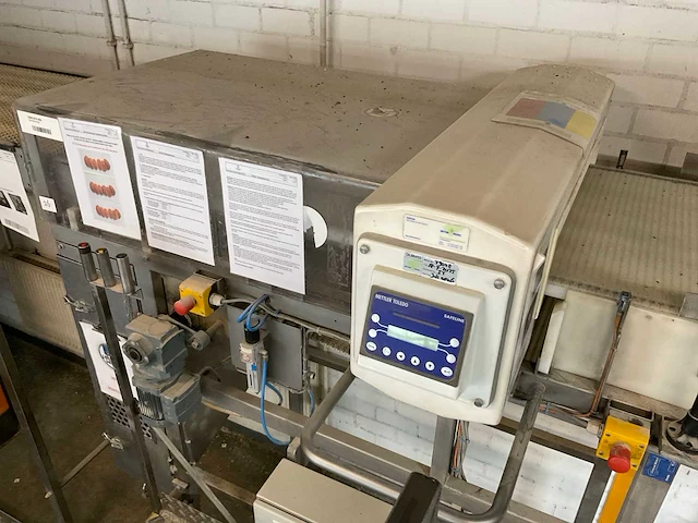 Mettler toledo - productafvoerband met metaaldetector (c) - afbeelding 2 van  7