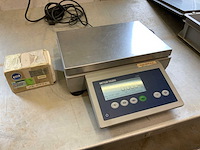 Mettler toledo ics425d-15la/f digitale weegschaal inclusief kalibreergewicht - afbeelding 1 van  7