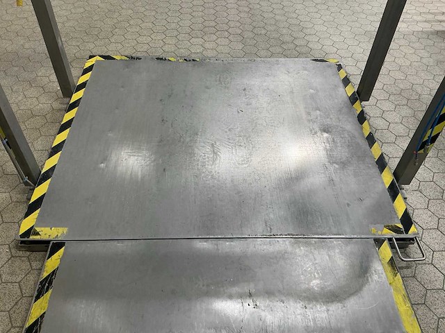 Mettler toledo ind570 vloerweegschaal - afbeelding 3 van  4