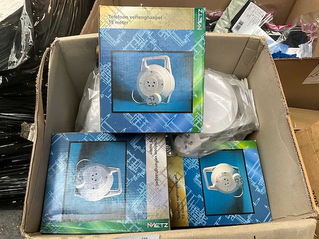 Metz - verlenghaspel - 15 mtr. - huistelefoon (10x) - afbeelding 1 van  6