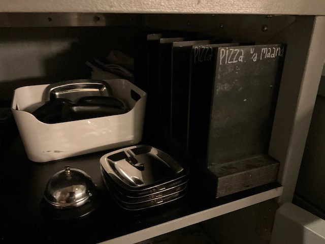 Meubel met kaarthouders en kaarsjes - afbeelding 10 van  14