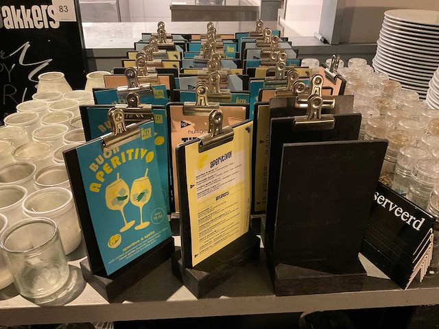 Meubel met kaarthouders en kaarsjes - afbeelding 13 van  14