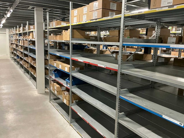 Meubelbeslag / bevestigingsmaterialen - afbeelding 1 van  32