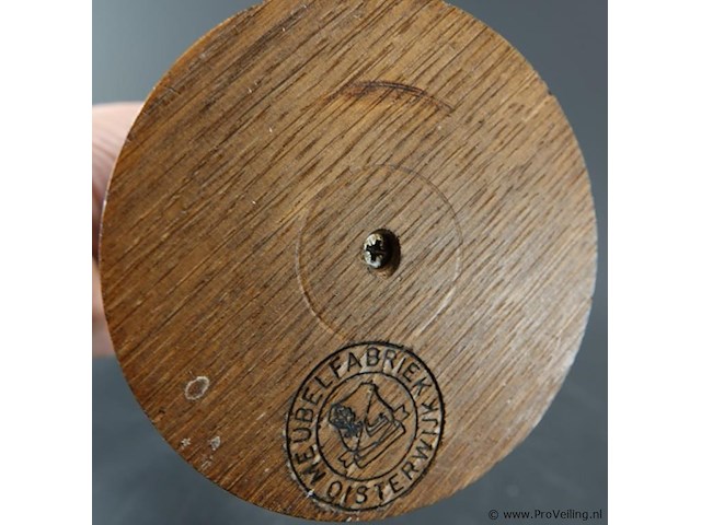 Meubelfabriek oisterwijk houten kandelaar met kaars - afbeelding 5 van  5