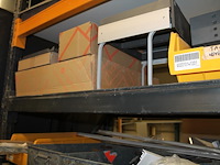 Meubelmontagematerialen waaronder scharnieren, ladegeleiders, val/klapscharnieren, plankendragers, wieltjes... - afbeelding 4 van  16