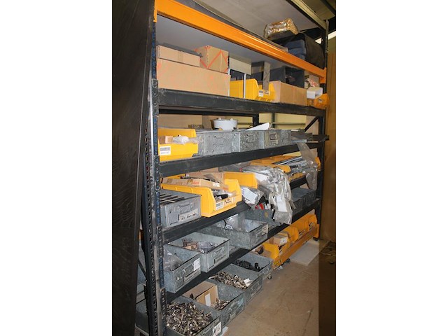 Meubelmontagematerialen waaronder scharnieren, ladegeleiders, val/klapscharnieren, plankendragers, wieltjes... - afbeelding 11 van  16