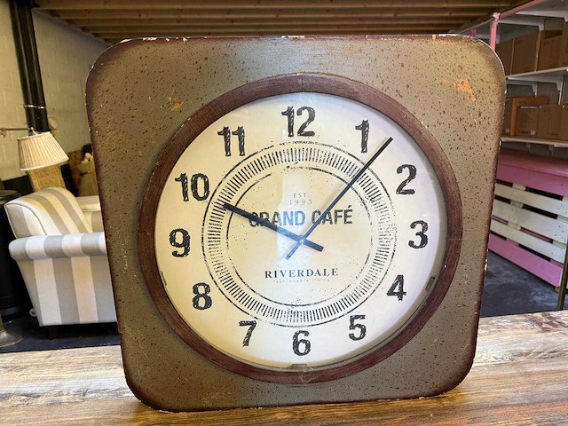 Meubels en verlichting - afbeelding 15 van  22