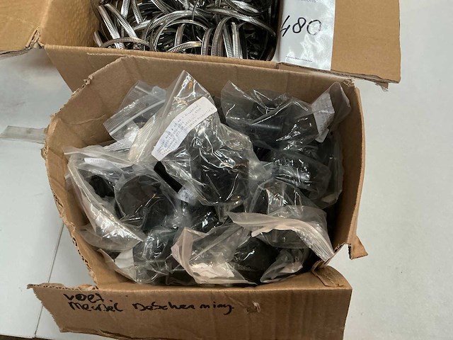 Meubeulvoeten en sluitringen - afbeelding 3 van  4