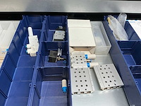 Mewaf jaloeziedeurkast met festo luchtleiding, ventielen en verlopen - afbeelding 15 van  55