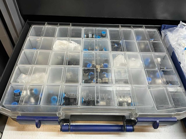 Mewaf jaloeziedeurkast met festo luchtleiding, ventielen en verlopen - afbeelding 22 van  55