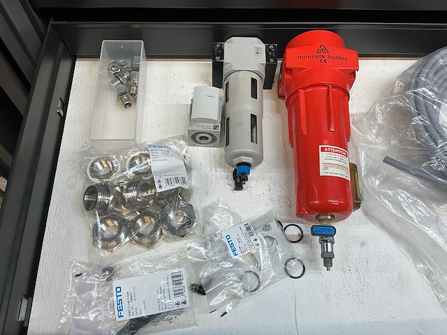 Mewaf jaloeziedeurkast met festo luchtleiding, ventielen en verlopen - afbeelding 33 van  55