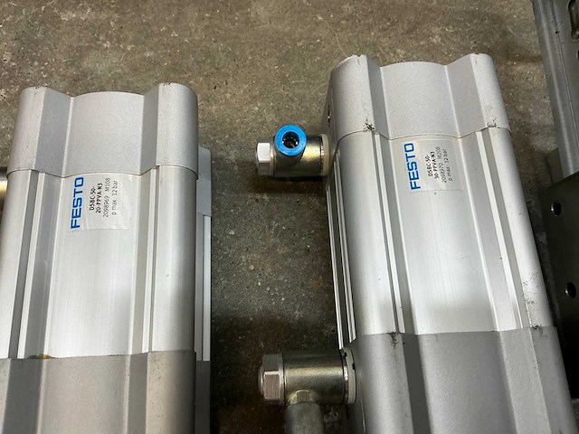 Mewaf jaloeziedeurkast met festo luchtleiding, ventielen en verlopen - afbeelding 44 van  55