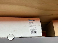 Mewaf jaloeziedeurkast met festo luchtleiding, ventielen en verlopen - afbeelding 34 van  55