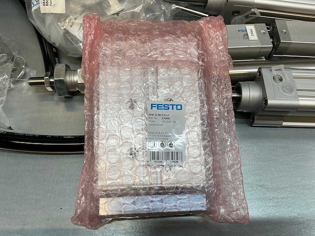 Mewaf jaloeziedeurkast met festo luchtleiding, ventielen en verlopen - afbeelding 48 van  55