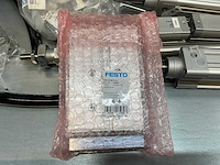 Mewaf jaloeziedeurkast met festo luchtleiding, ventielen en verlopen - afbeelding 48 van  55