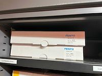 Mewaf jaloeziedeurkast met festo luchtleiding, ventielen en verlopen - afbeelding 54 van  55