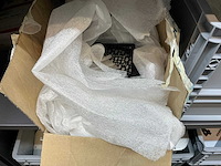 Mewaf jaloeziedeurkast met kastrubbers en krimpslang - afbeelding 3 van  19