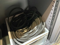 Mewaf jaloeziedeurkast met kastrubbers en krimpslang - afbeelding 9 van  19