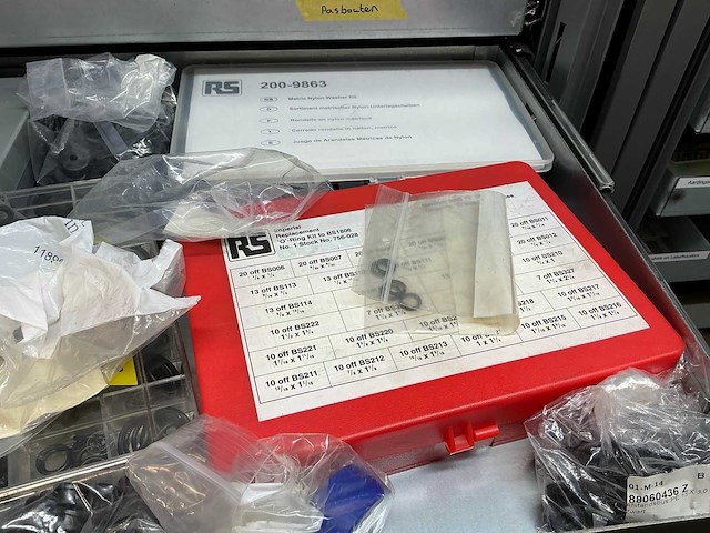 Mewaf jaloeziedeurkast met mechanische onderdelen - afbeelding 8 van  43