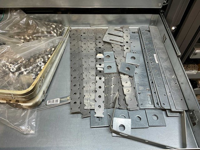 Mewaf jaloeziedeurkast met mechanische onderdelen - afbeelding 19 van  43