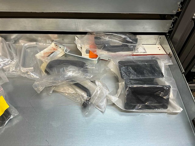 Mewaf jaloeziedeurkast met mechanische onderdelen - afbeelding 24 van  43