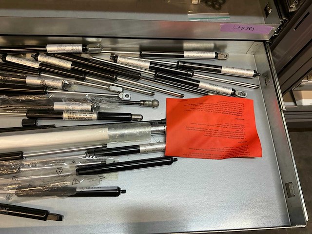 Mewaf jaloeziedeurkast met mechanische onderdelen - afbeelding 29 van  43