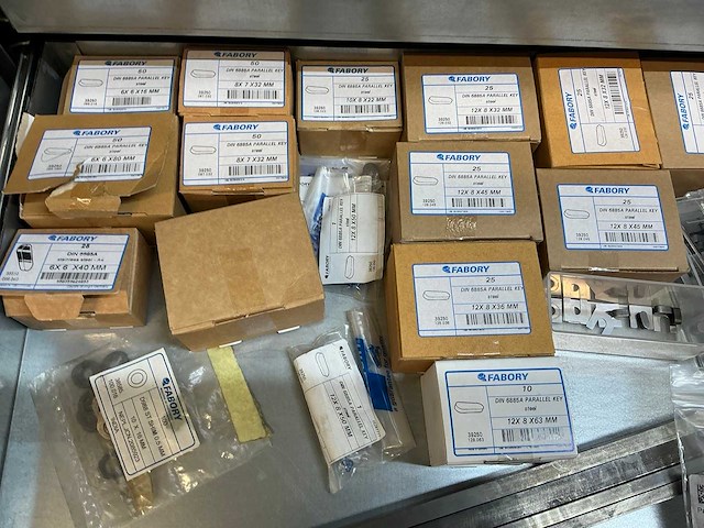 Mewaf jaloeziedeurkast met mechanische onderdelen - afbeelding 31 van  43