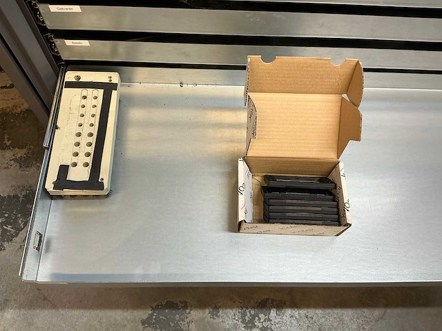 Mewaf jaloeziedeurkast met mechanische onderdelen - afbeelding 35 van  43