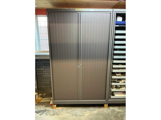 Mewaf jaloeziedeurkast met mechanische onderdelen - afbeelding 38 van  43