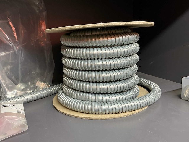 Mewaf jaloeziedeurkast met mechanische onderdelen - afbeelding 40 van  43