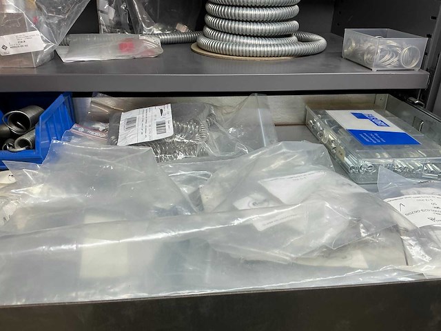 Mewaf jaloeziedeurkast met mechanische onderdelen - afbeelding 42 van  43