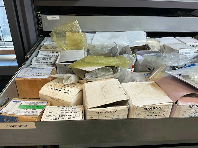 Mewaf jaloeziedeurkast met mechanische onderdelen - afbeelding 43 van  43