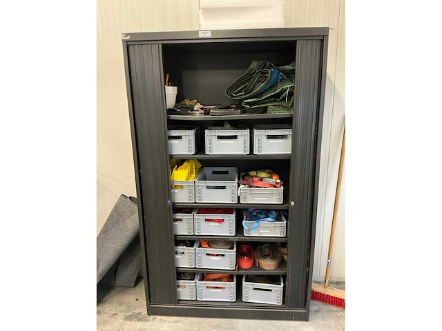 Mewaf jaloeziedeurkast met spanbanden en hoekbeschermers - afbeelding 4 van  11