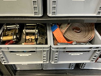 Mewaf jaloeziedeurkast met spanbanden en hoekbeschermers - afbeelding 11 van  11