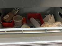 Mewaf jaloeziedeurkast met verf en maskeermiddelen - afbeelding 4 van  13