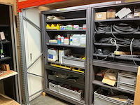 Mewaf jaloeziedeurkast met verf en maskeermiddelen - afbeelding 1 van  13