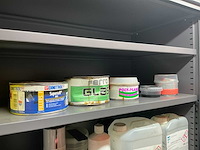 Mewaf jaloeziedeurkast met verf en maskeermiddelen - afbeelding 7 van  13