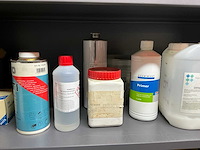 Mewaf jaloeziedeurkast met verf en maskeermiddelen - afbeelding 9 van  13